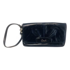 Pre-owned Patent Leather Clutch Bag In Blue